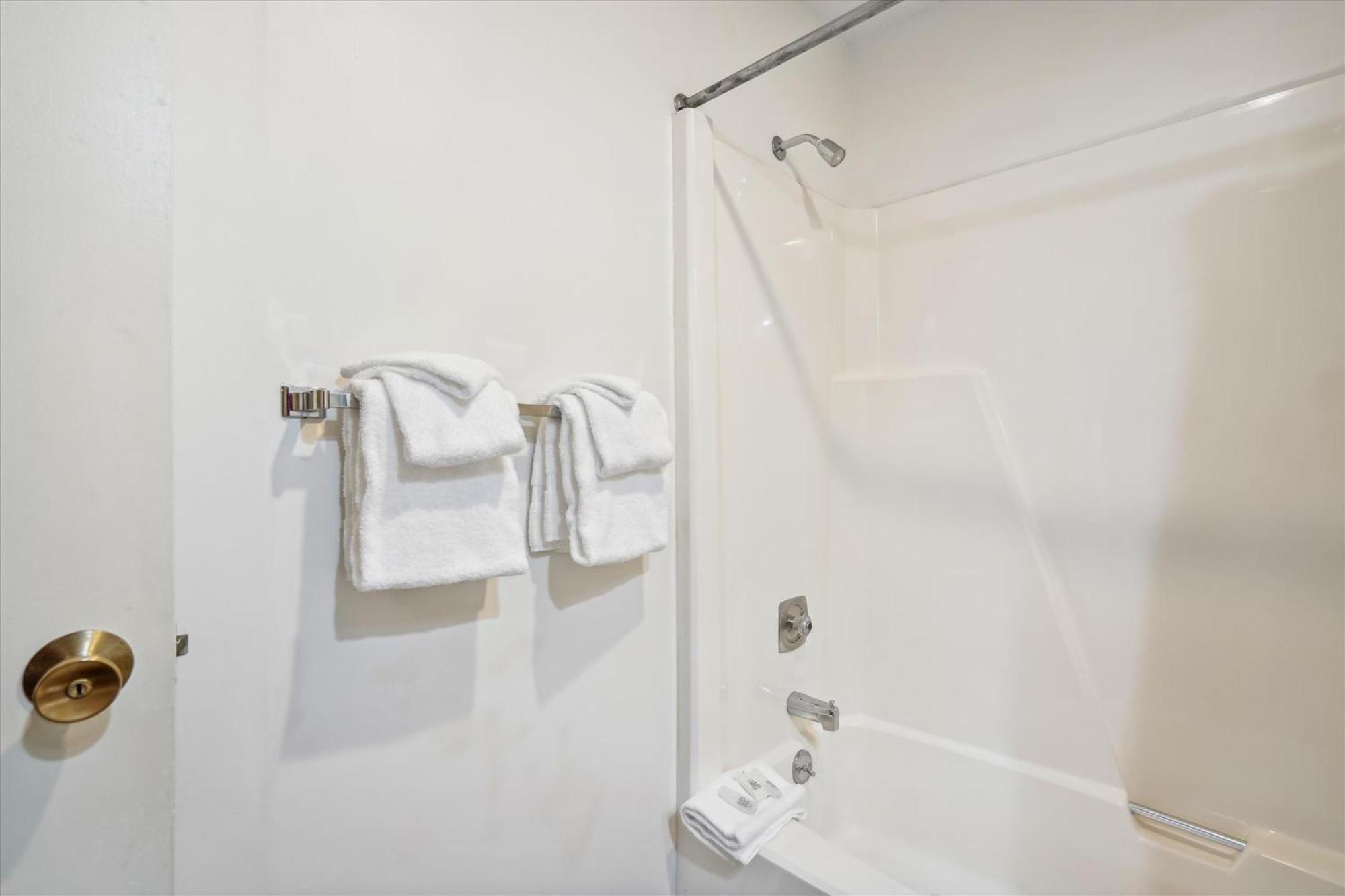 Cedarbrook Queen Suite 109 基灵顿 外观 照片