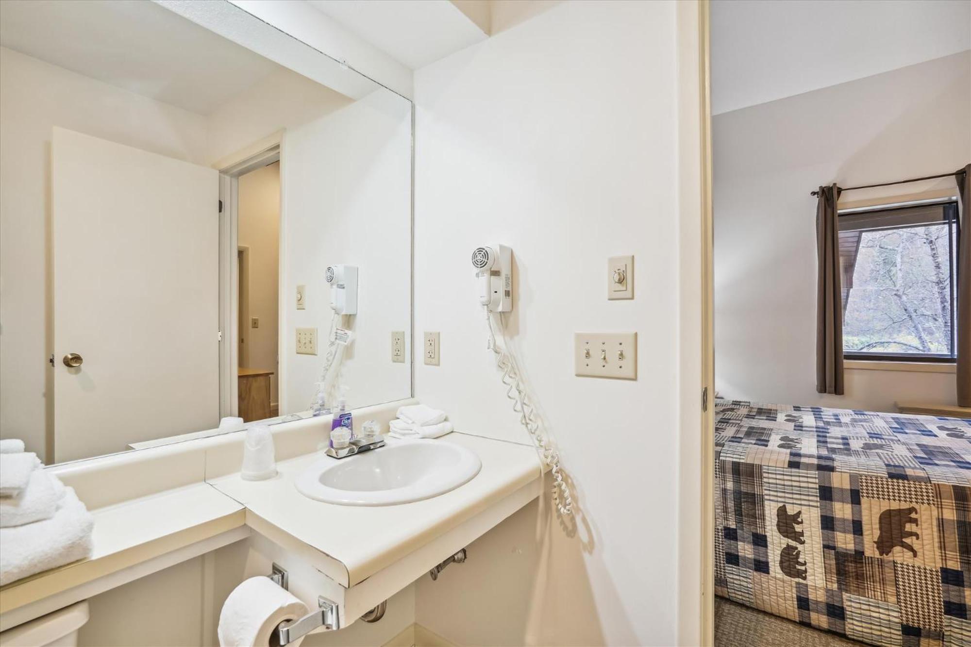 Cedarbrook Queen Suite 109 基灵顿 外观 照片
